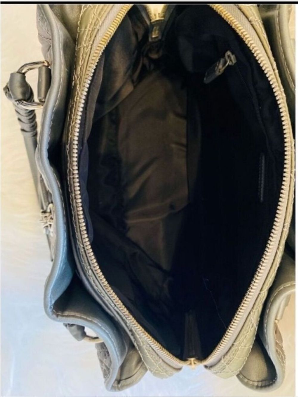 🛍️ Dior Lady Dior Quilted Large Satchel in Metallic Silver Vintage and Authentic - Picture 16 of 17